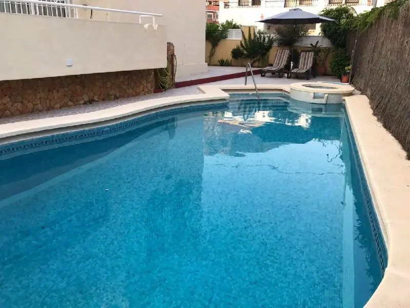 Venta Chalet con Calefaccion en Centro Aguadulce