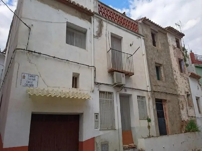Casa Rural en Sueras para Reformar 153m2