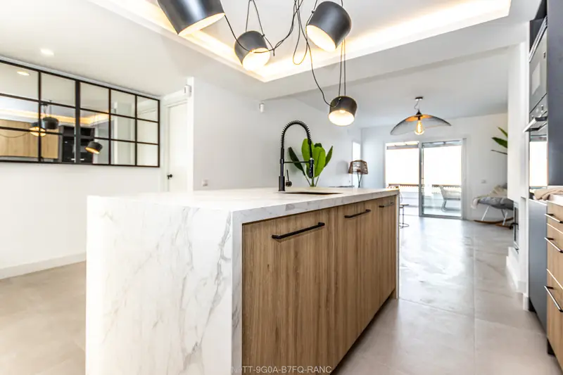 Apartamento 3 Dormitorios Calahonda  Moderno Cerca Playa