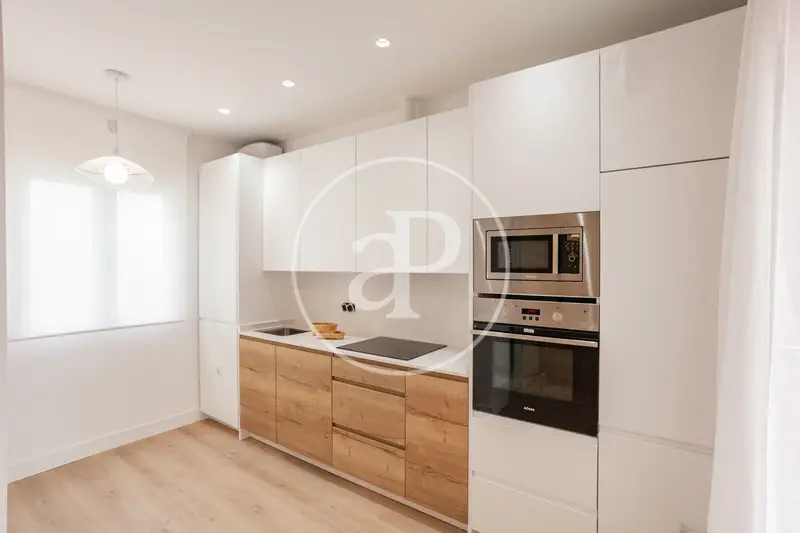 Atico de 2 dormitorios en venta en Ibiza, cerca del Retiro