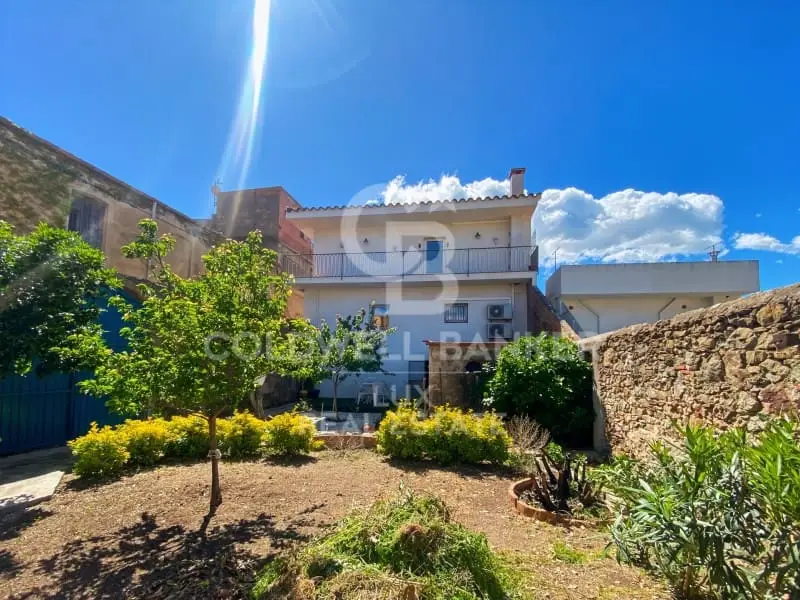Chalet en Vilajuiga con Jardin y Garaje Doble