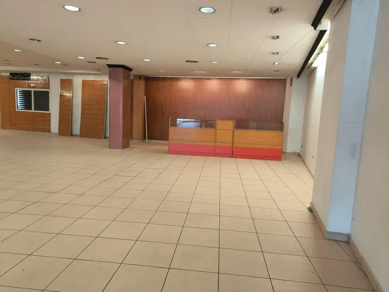 Venta Local Comercial Sagrada Familia Manresa