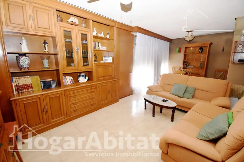 Chalet en Burriana con Garaje Terraza y Trastero Cerca de la Playa