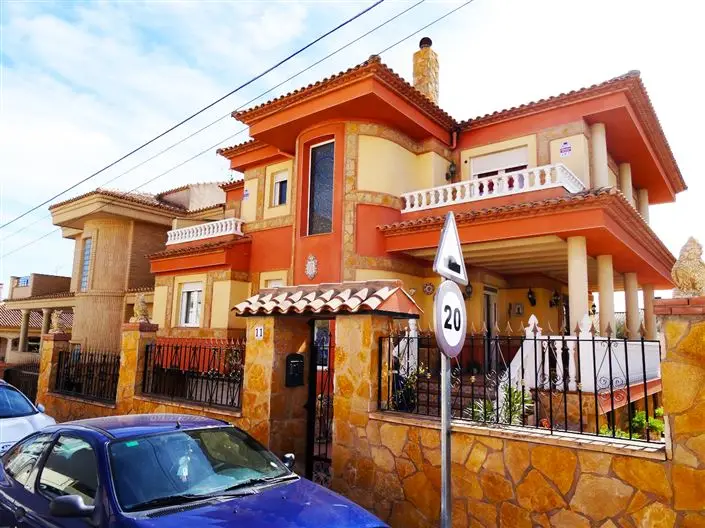 Casa Adosada 5 Dormitorios Caudete