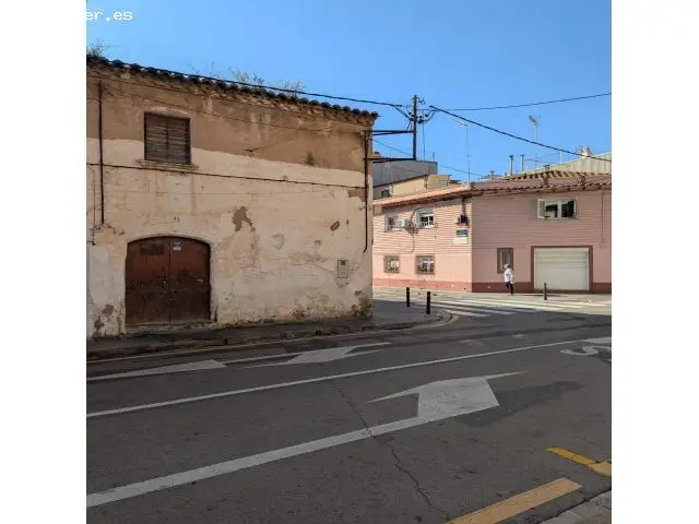 Casa Esquinera con Jardin a Reformar Viladecans