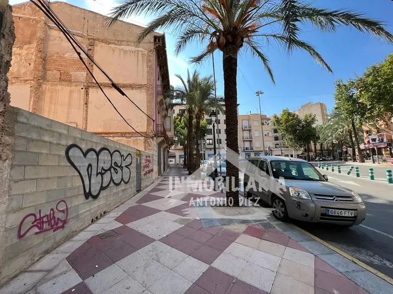 Venta Solar de Lujo Centro Aspe 234m2