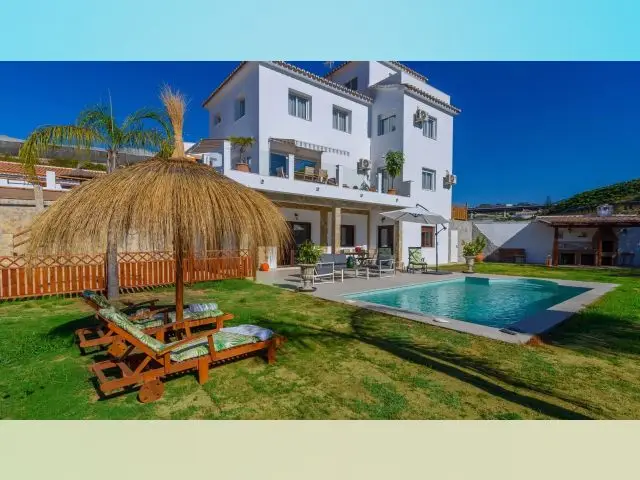 Casa 4 Dormitorios Piscina Privada Velez Malaga