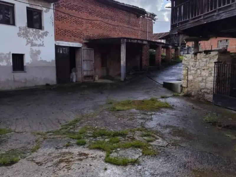 Chalet para reformar en Godan Salas Asturias