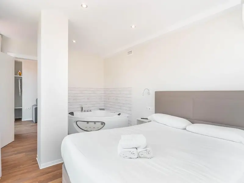 Venta Edificio 13 Apartamentos Turisticos y Local Comercial Asturias