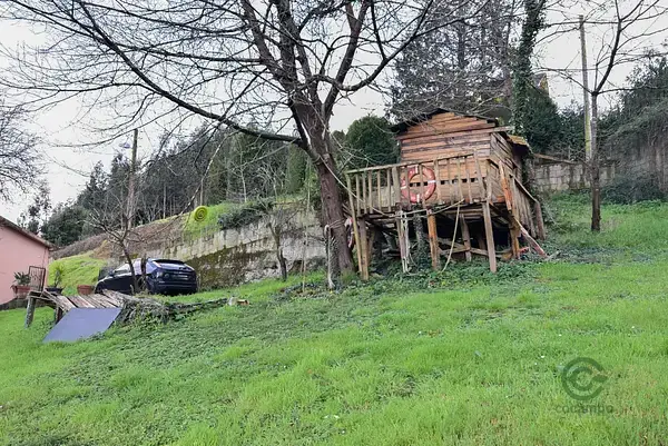 Casa en Vilaboa con Gran Terraza y Parcela junto a Rio