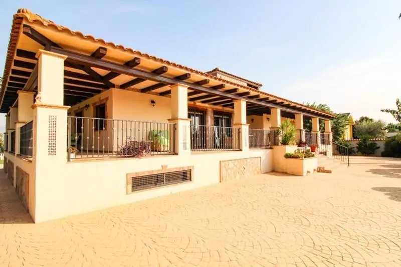 Villa en Venta Bigastro 4 Dormitorios 844m2 Piscina