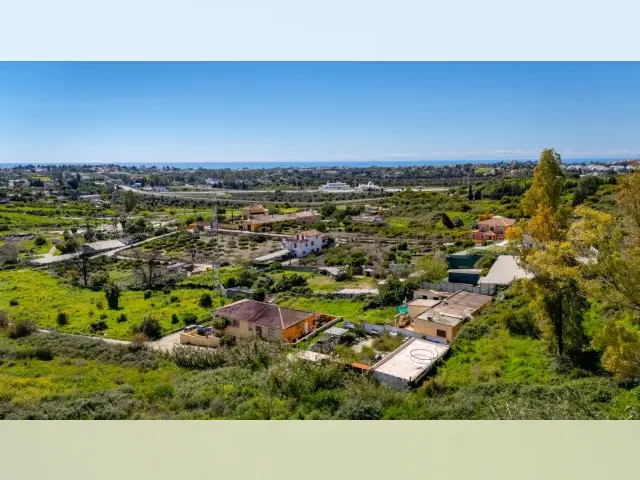 Terreno en Venta Los Arqueros Benahavis Cerca de Golf y Playa