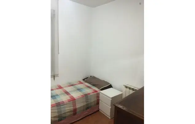 Apartamento 4 Dormitorios Madrid Cerca de Iglesia