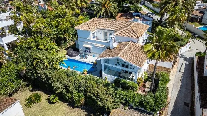 Villa en Marbesa 3 Dormitorios Piscina Privada Cerca de la Playa