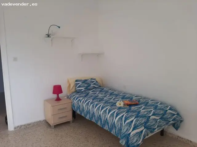 Alquiler piso estudiantes Granada zona Alcampo