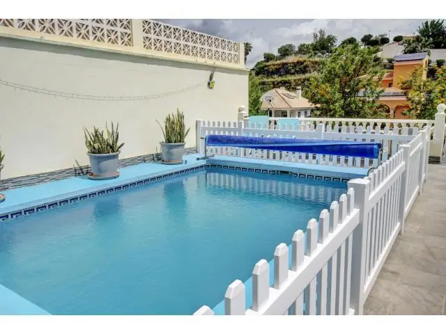 Casa de 6 Dormitorios con Piscina cerca de la Playa en Benalmádena Costa