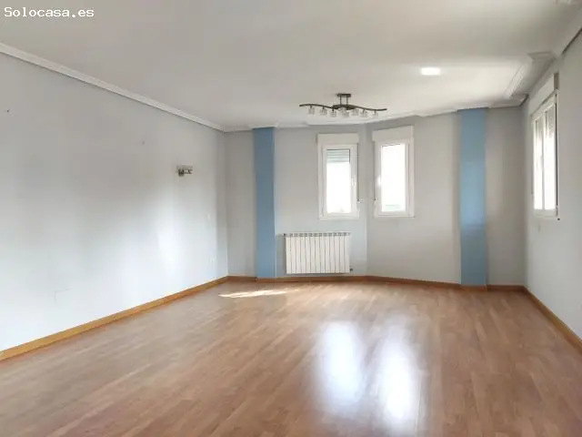Chalet Ponferrada 452m2 5 Dormitorios 3 Banos Jardin Garaje