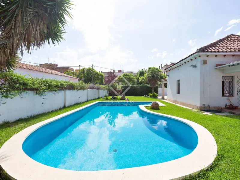 Chalet en venta Castelldefels cerca de la playa