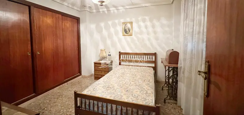 Amplio Piso en Novelda 4 Dormitorios 2 Baños  175m2