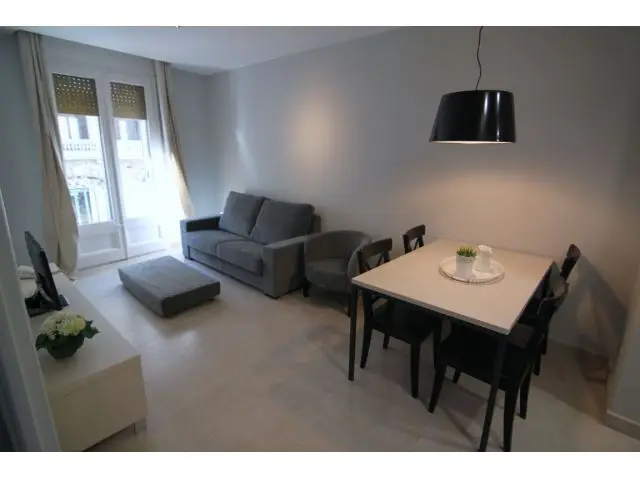 Alquiler Temporal Barcelona: Piso Amueblado 2 habitaciones