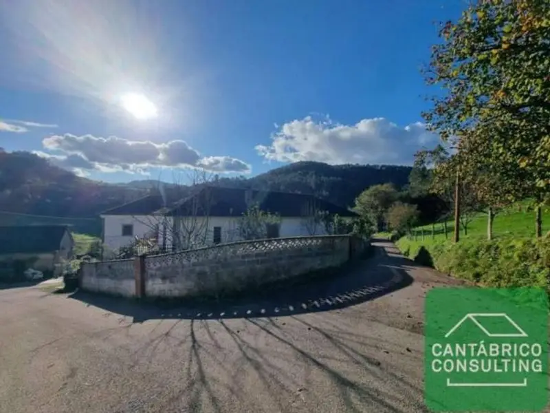 Chalet rural en Asturias con 3 dormitorios y garaje doble