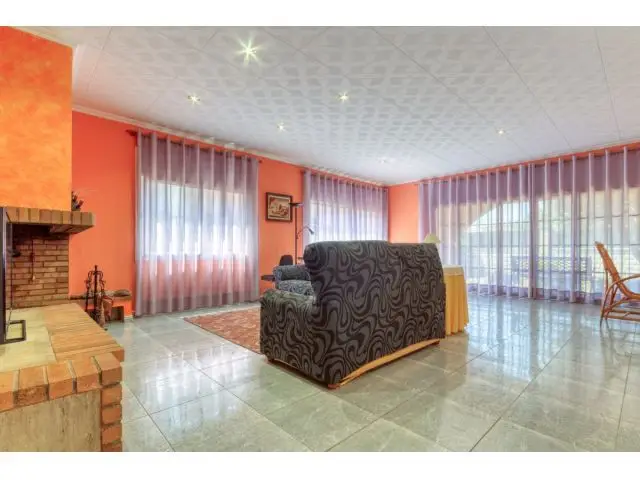 Casa Unifamiliar con Piscina en Granollers 369m2