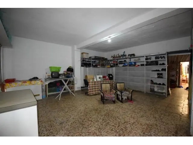 Casa con Local Comercial y Garaje en Santa Mar
ia del 
																											Águila