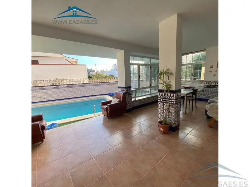 Chalet 6 Dormitorios Piscina Privada Almeria