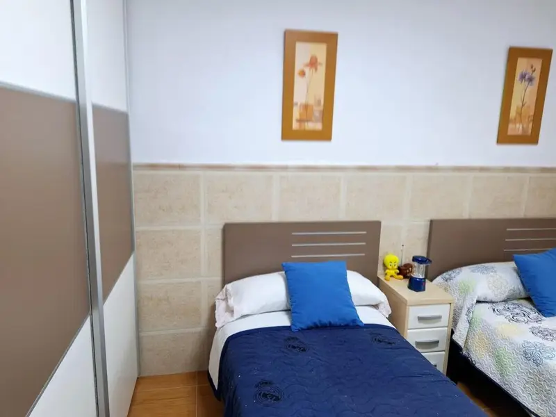 Casa en Venta con Piscina y Terraza en Villena