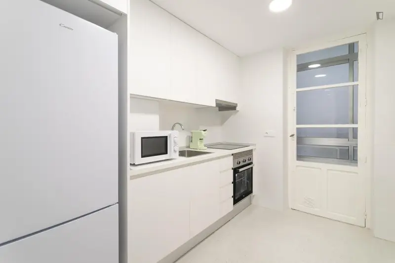 Coliving Alicante: Habitaciones Amuebladas con Servicios Incluidos