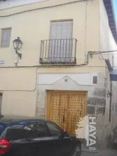 Piso de 5 dormitorios en Pastrana con trastero