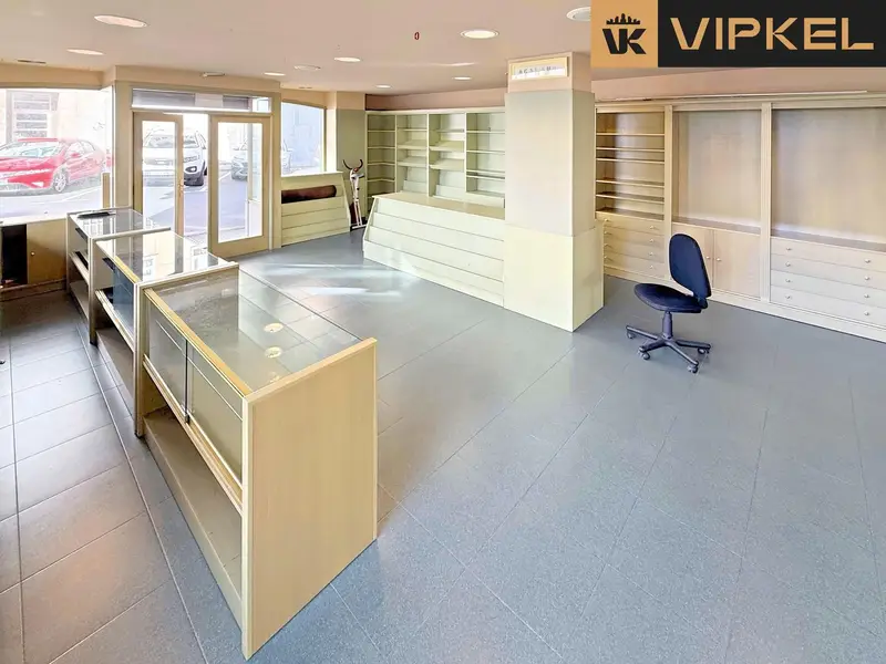 Local Comercial con Posibilidad de Cambio a Vivienda en Cambre
