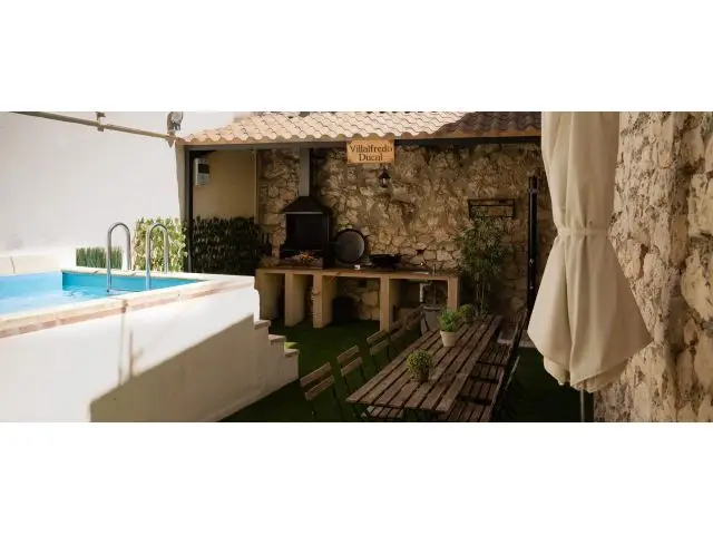 Chalet Adosado En Pastrana.