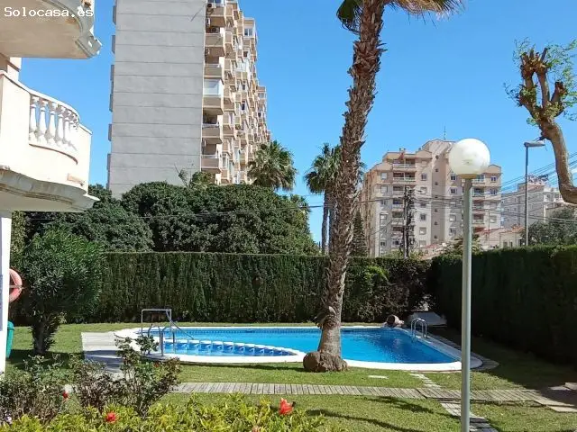 Apartamento en Torrevieja con Terraza y Piscina Comunitaria
