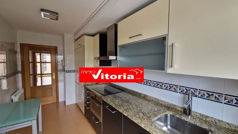Venta Piso Zabalgana Vitoria 3 Dormitorios 2 Baños Garaje