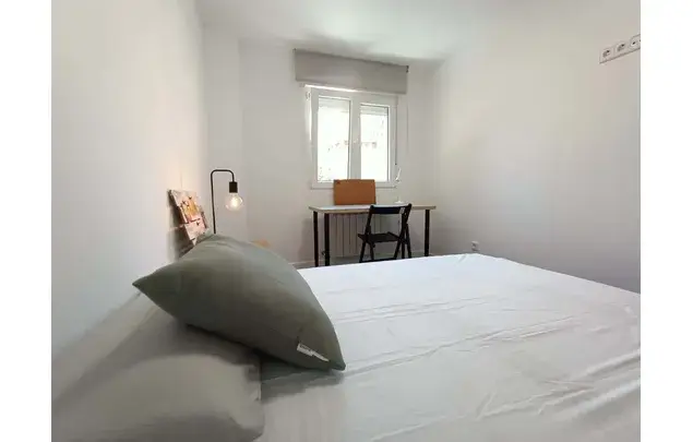 Rent a room of 120 m² in Madrid