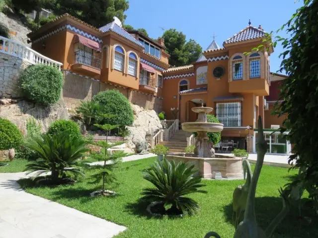 Villa de Lujo 5 Dormitorios Málaga Vistas al Mar Piscina Gimnasio