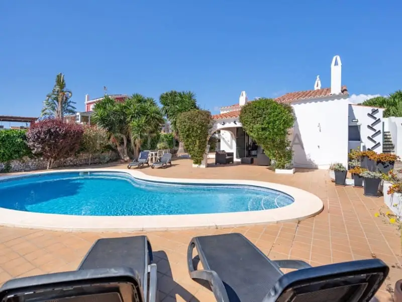 Chalet en Binibeca Menorca con piscina y vistas al mar