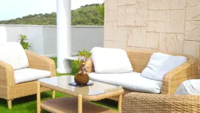 Atico de Lujo en Venta en La Alcaidesa con Vistas al Mar