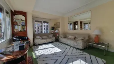Piso en Alquiler Gros Vistas Despejadas 4 Habitaciones