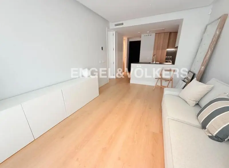 Apartamento de Lujo en Madrid Imperial 50m2 con Garaje y Piscina