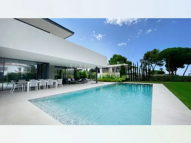 Casa Villa 5 Dormitorios Milla de Oro Marbella