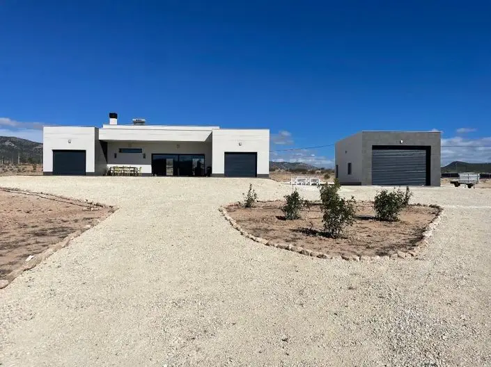 Villa 4 Dormitorios en Venta Pinoso Nueva Construccion