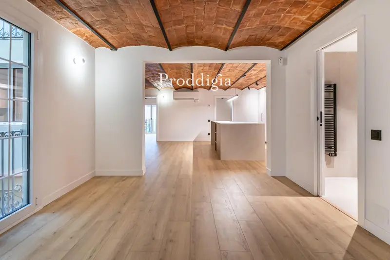 Piso Reformado en Portaferrissa Barcelona