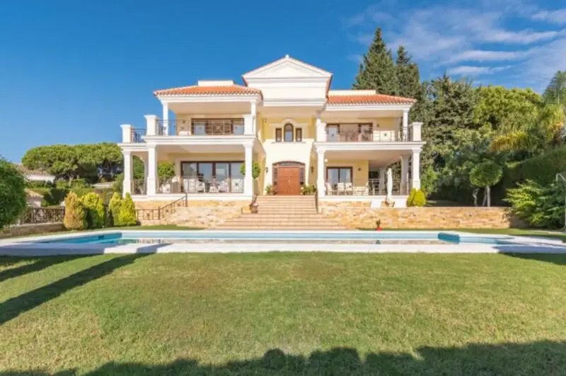Villa de Lujo 5 Dormitorios Las Chapas Málaga