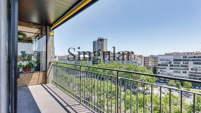 Vivienda de Lujo en Turó Parc con Vistas Panorámicas