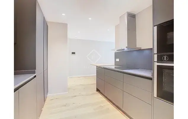 Rent 2 bedroom apartment of 88 m² in Vallmoll