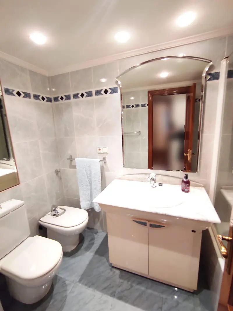 Piso en Venta en Eibar: Amplio, Luminoso y con Vistas