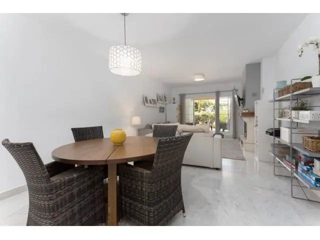 Apartamento Planta Baja San Pedro Alcántara 3 Dormitorios en-Suite
