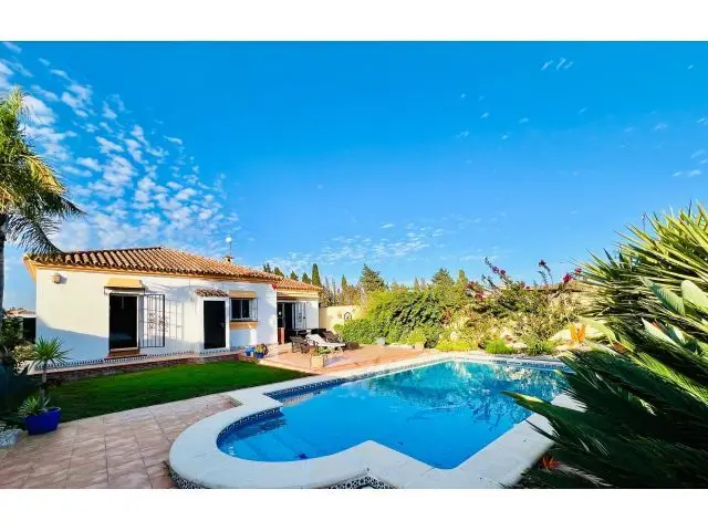 Chalet en Las Veguetas 140m2 con Piscina y Barbacoa